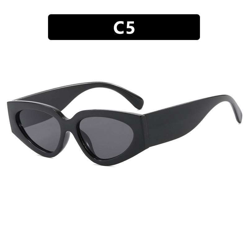 Dame Cat-Eye solbriller med ekstravagant design og beskyttende UV-filter Luvikno