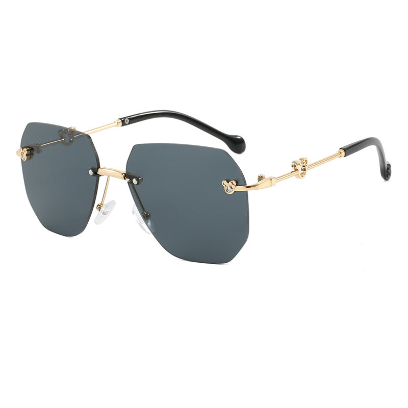 Dame stilige oversized solbriller med fasettert ramme Luvikno