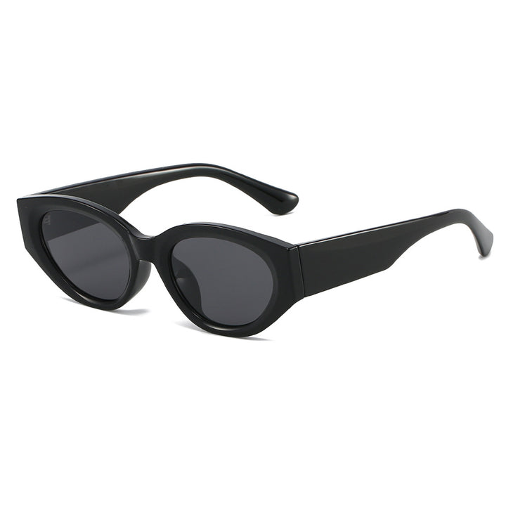 Dame Cat-Eye solbrille med moderne, transparent ramme og UV-beskyttelse Luvikno