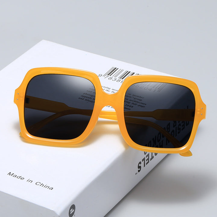 Dame moteriktig oversized solbrille med moderne design Luvikno