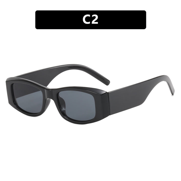 Dame moteriktig solbrille med stilfull ramme Luvikno
