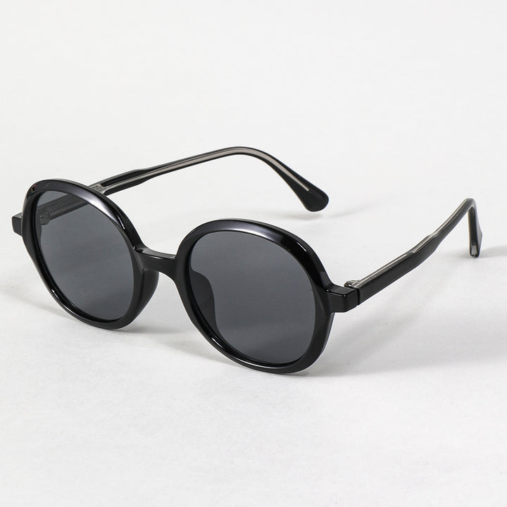 Dame moteriktig solbrille med robust og stilige rammer Luvikno