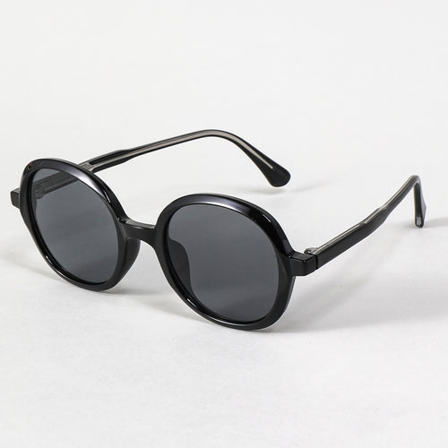 Dame moteriktig solbrille med robust og stilige rammer Luvikno