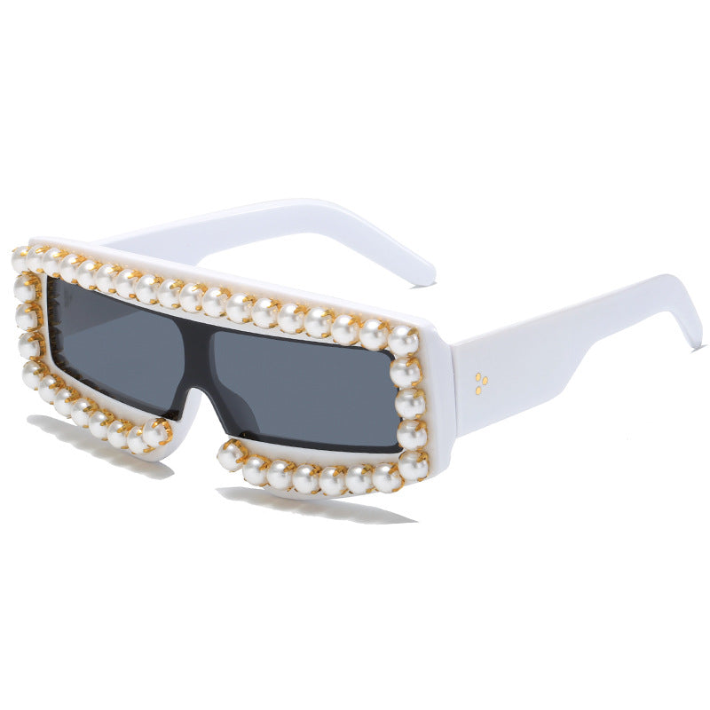 Dame moteriktig solbrille med perle-applikasjoner Luvikno