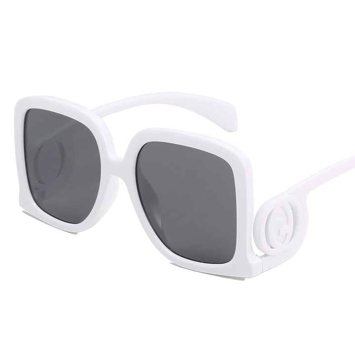 Dame solbrille i elegant kvadrat-design Luvikno