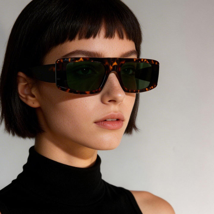 Damer oversized solbrille i samtidsdesign Luvikno