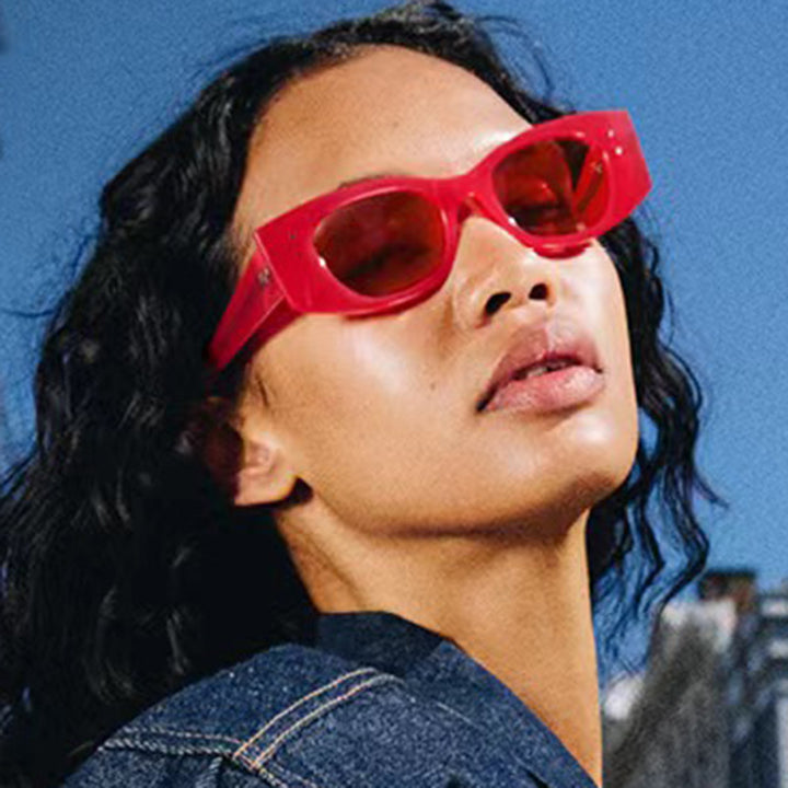 Damer trendy Cat-Eye solbriller med elegant plastinnfatning Luvikno