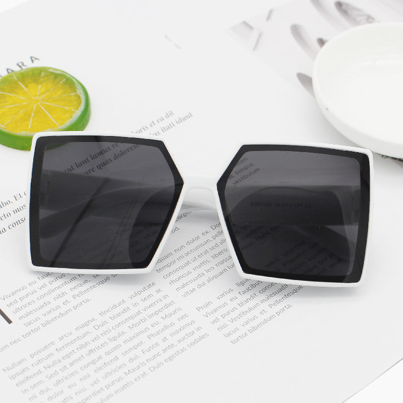 Dame Mote Oversized Solbriller med kantet design Luvikno