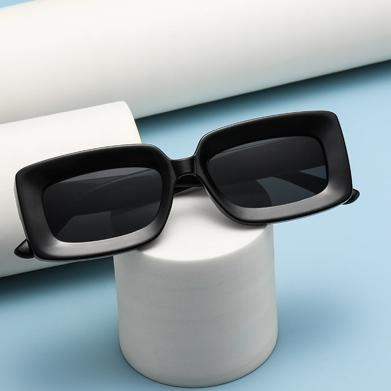 Dame trendy kvadratiske solbriller med elegant plastisk ramme Luvikno