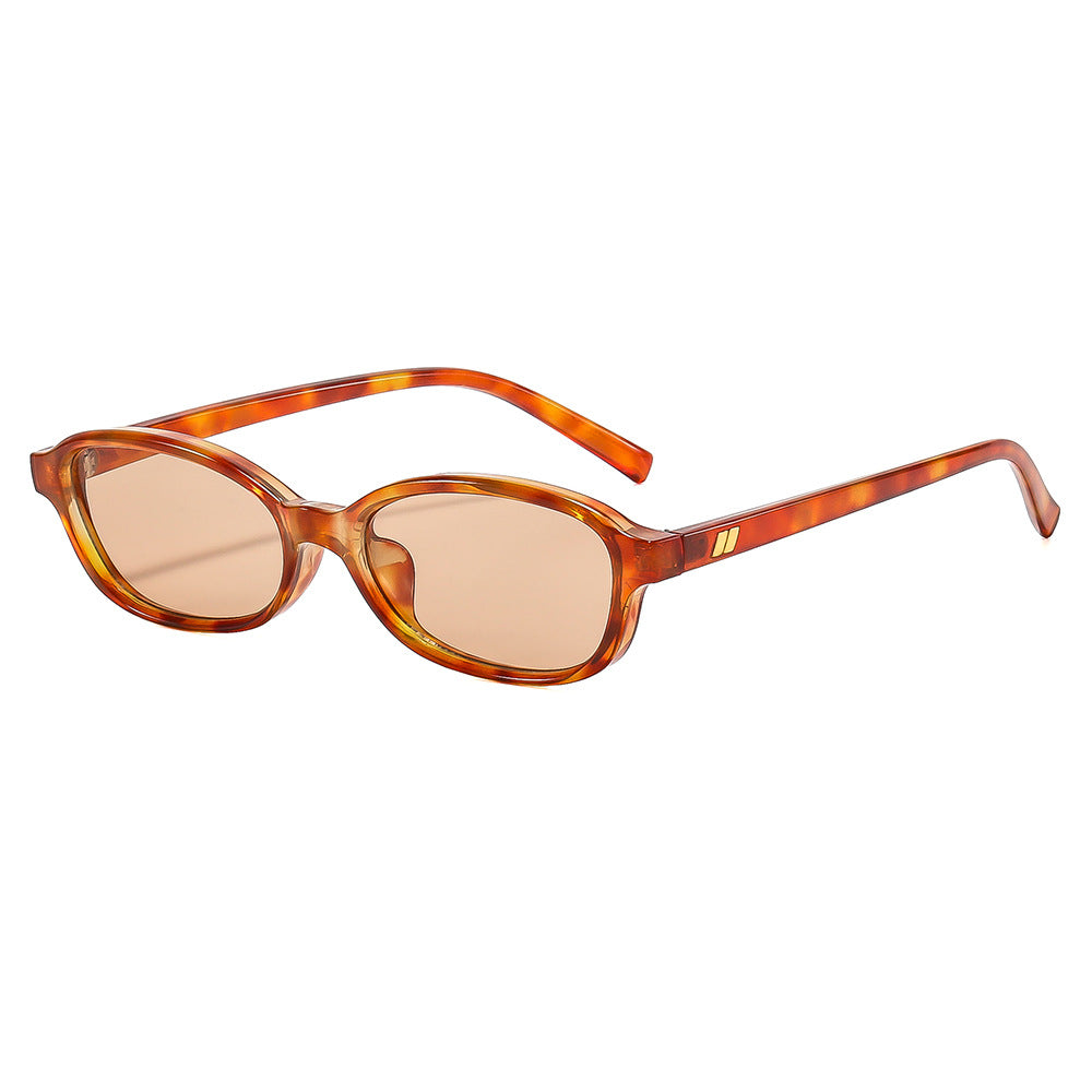 Dame fashionable solbriller i stilren oval design med UV-beskyttelse Luvikno