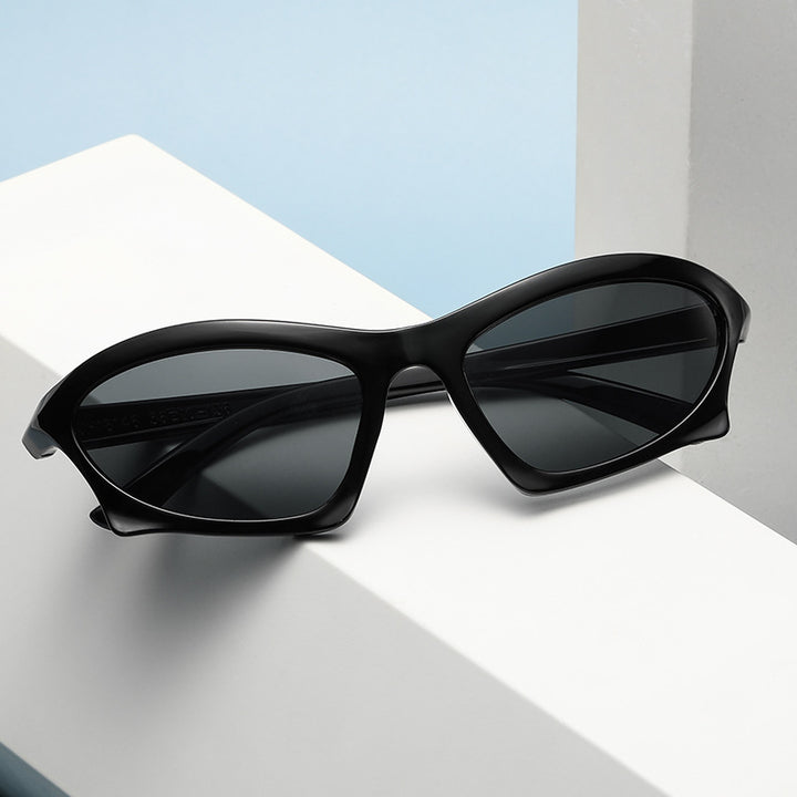 Dame moteriktig solbrille med innovativ, ergonomisk ramme Luvikno