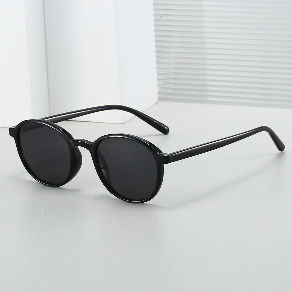 Dame moteriktig solbrille i klassisk ovaldesign Luvikno
