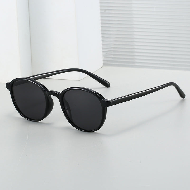 Dame moteriktig solbrille i klassisk ovaldesign Luvikno