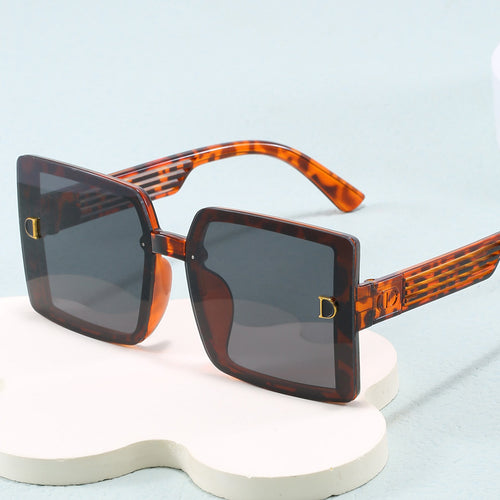 Dame firkantet solbrille med ergonomisk ramme og UV-beskyttelse Luvikno