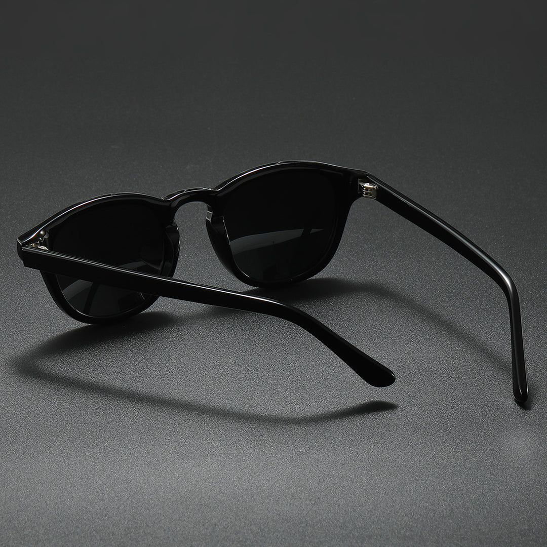 Dame moteriktig solbrille i moderne skilpadde-design Luvikno