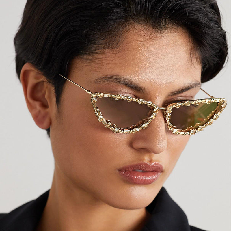 Dame elegant Cat-Eye solbriller med glamorøs steindekorasjon Luvikno
