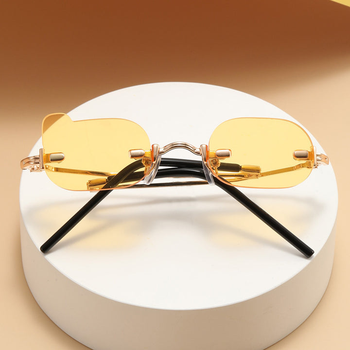 Damer eksklusiv modisk solbrille med glinsende metallramme Luvikno