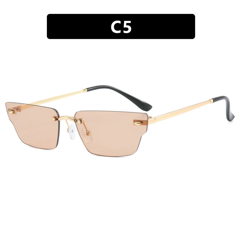 Dame geometrisk solbrille med filigranramme og transparente glass Luvikno