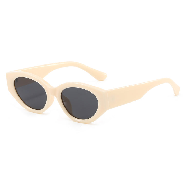 Dame Cat-Eye solbrille med moderne, transparent ramme og UV-beskyttelse Luvikno