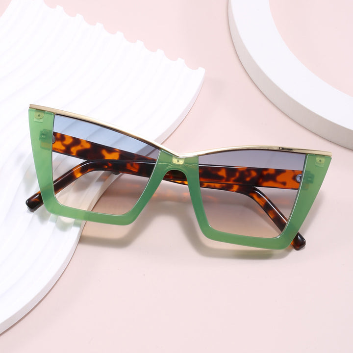Dame firkantet solbrille med gullige detaljer Luvikno