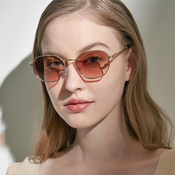 Dame moterik solbrille med ramme i høy kvalitet av metall og elegante linser Luvikno