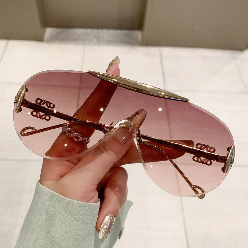 Damer elegant oversized solbriller med stilfull transparent ramme Luvikno