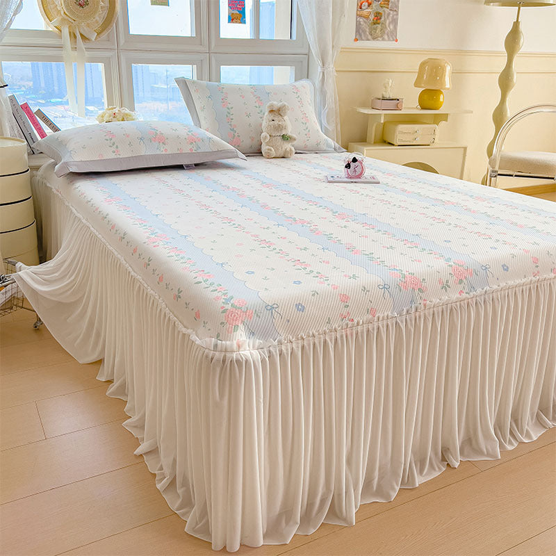 Dame Elegant og dekorativ sengeteppe-sett med lyst blomsterdesign Luvikno