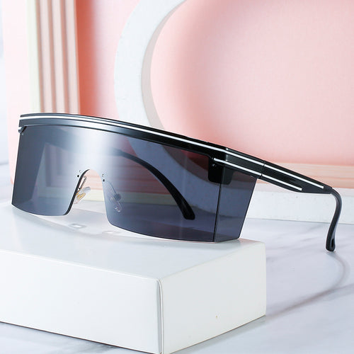Dame Sporty solbriller med futuristisk design og uforstyrret synsfelt Luvikno