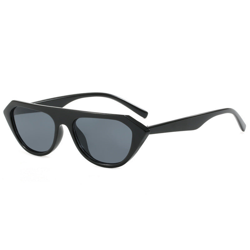 Damer moteriktig solbrille i iøyefallende stilkombinasjon Luvikno