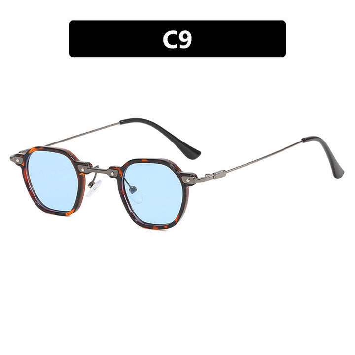 Dame moteriktig solbrille i elegant design med sekskantet ramme Luvikno