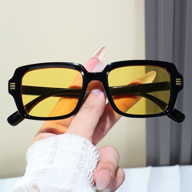 Dame trendy firkantet solbrille med strukturert ramme Luvikno