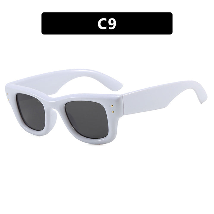 Dame moteriktig solbrille med bred, elegant ramme og beskyttende UV-filter Luvikno