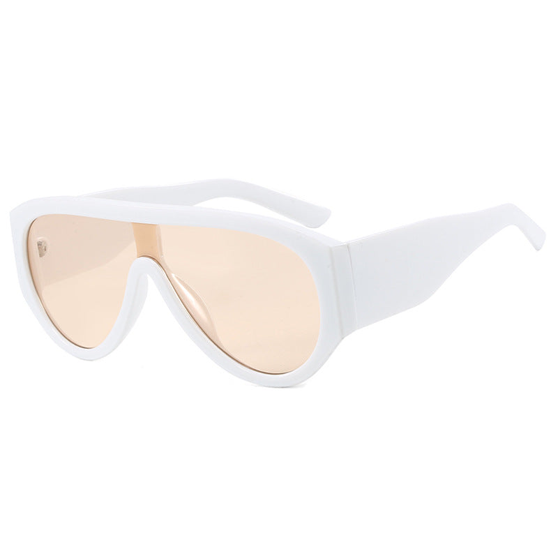 Dame moteriktig solbrille med bred glamourøs ramme og UV-beskyttelse Luvikno
