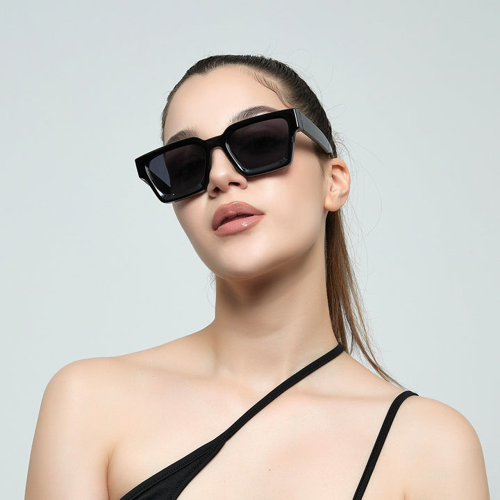 Dame fashion solbrille med klar ramme og gradient linser Luvikno