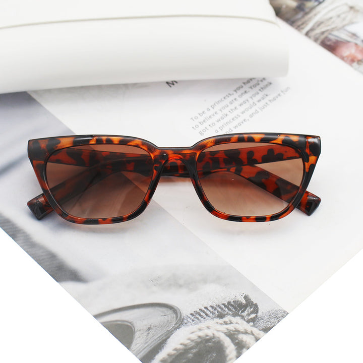 Damer geometrisk designer solbrille i moderne stil Luvikno