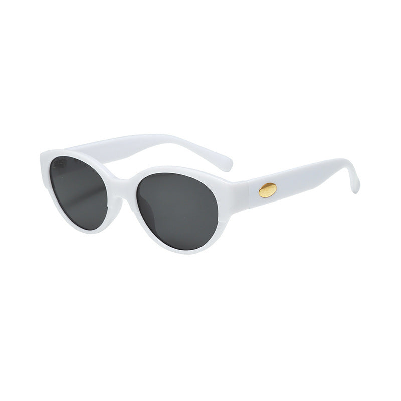 Dame moteriktig retro solbrille i moderne stil Luvikno
