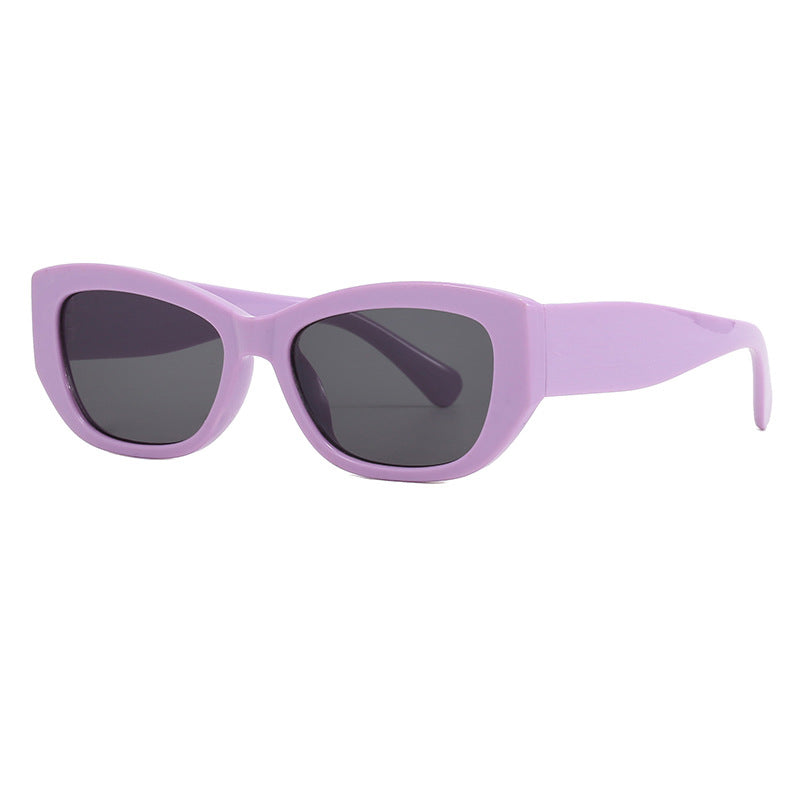 Dame moderne Cat-Eye solbriller laget av robust plast Luvikno
