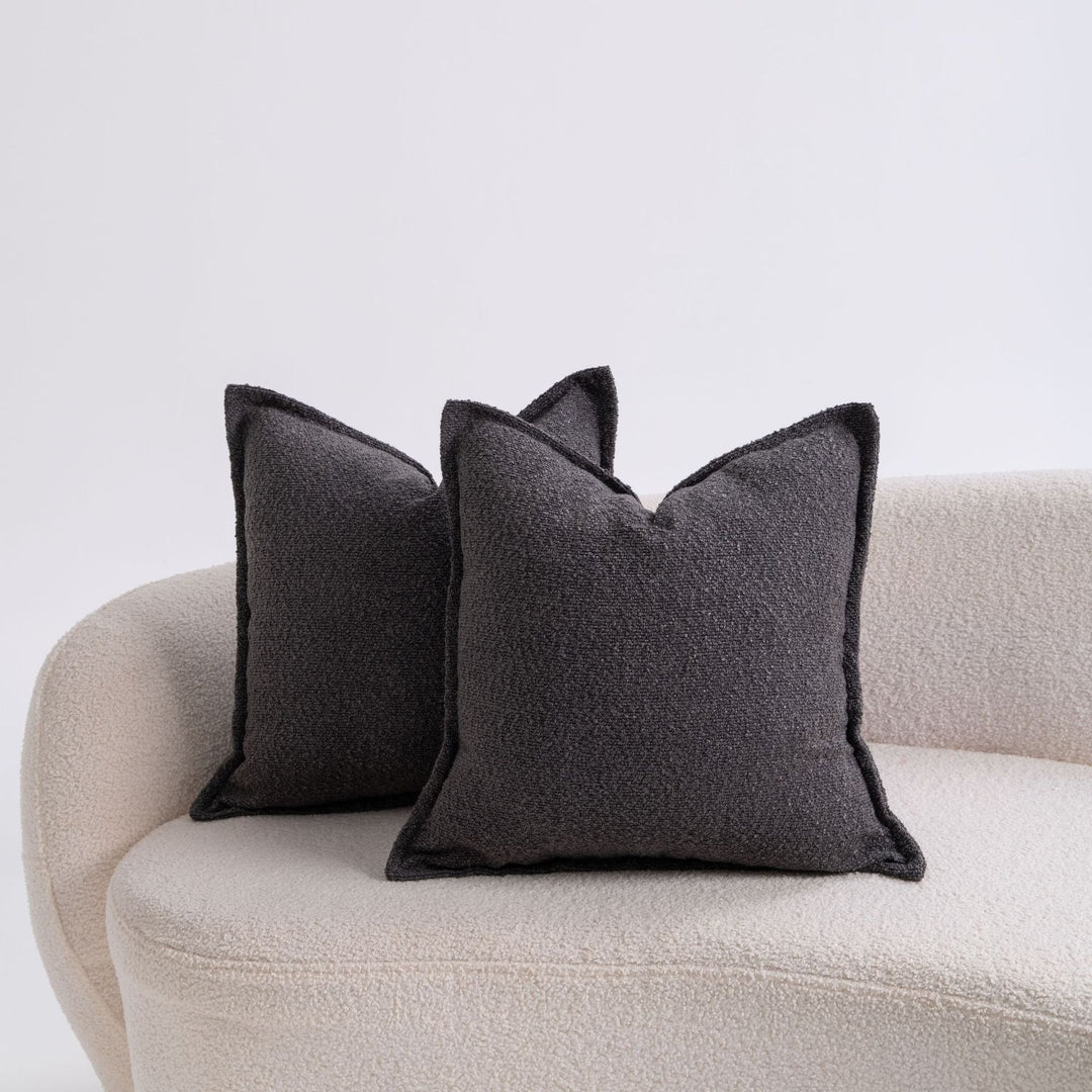Kvinnens kosepute med moderne strukturell design Luvikno