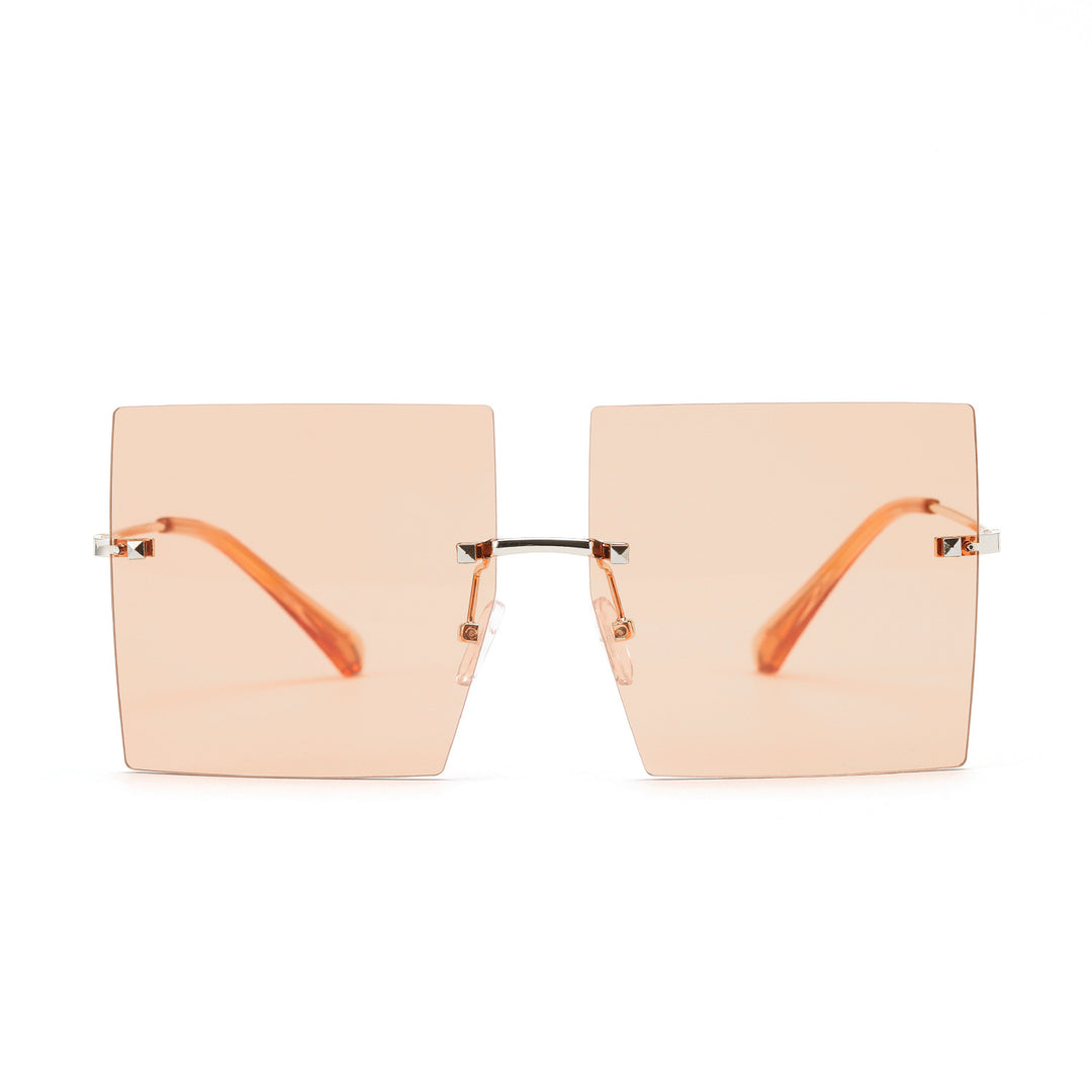 Dame moteriktig kvadratisk solbrille med brede glass og filigran metallramme Luvikno