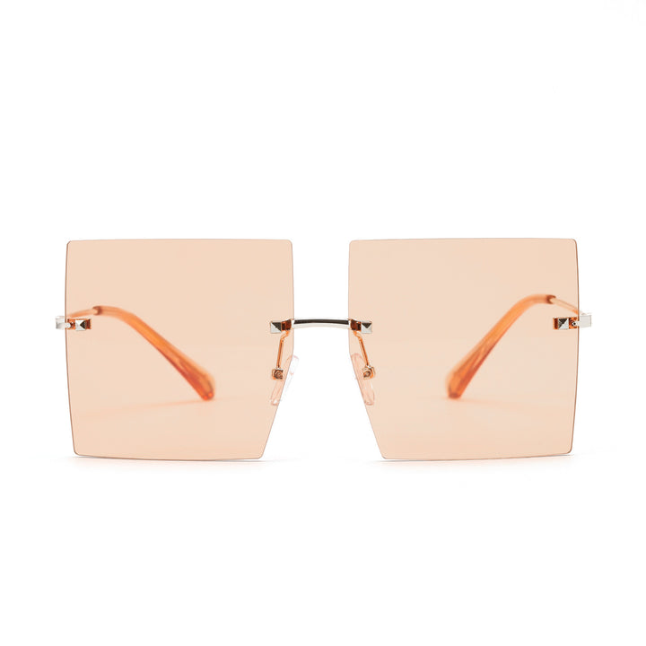 Dame moteriktig kvadratisk solbrille med brede glass og filigran metallramme Luvikno