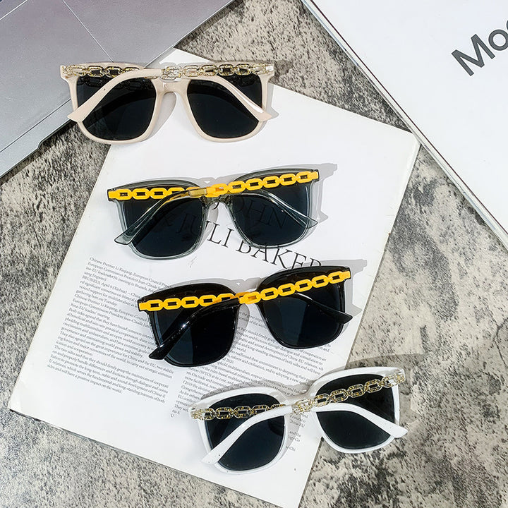 Dame ekstrastor solbrille med modig kjedeinnramming Luvikno