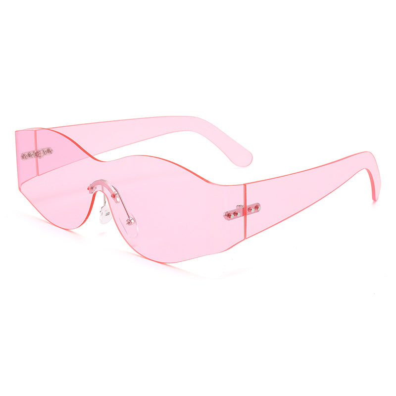Dame modische solbriller i futuristisk look Luvikno