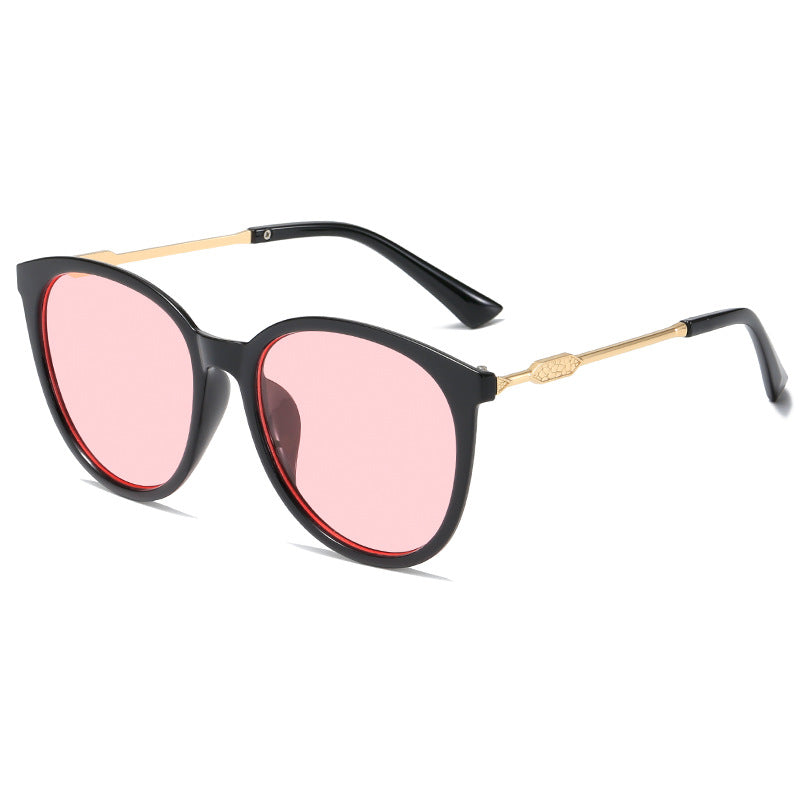 Dame Moderne Cat-Eye Solbriller med speilende glass Luvikno