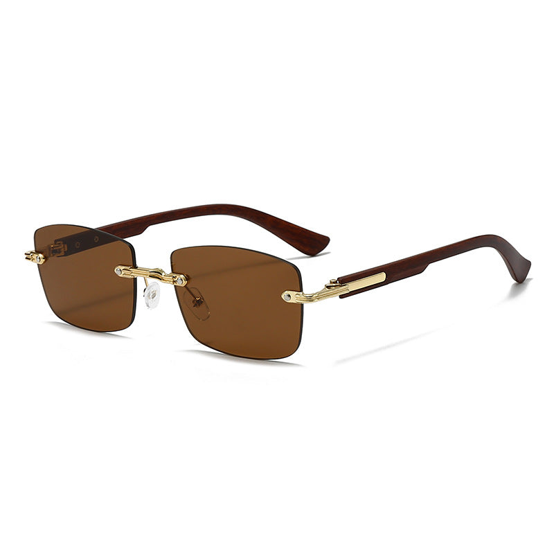 Dame moteriktig firkantet solbrille med elegante tre detaljer Luvikno