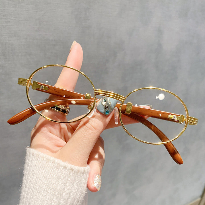 Dame moteriktig solbrille med elegant glans og komfortable stenger Luvikno