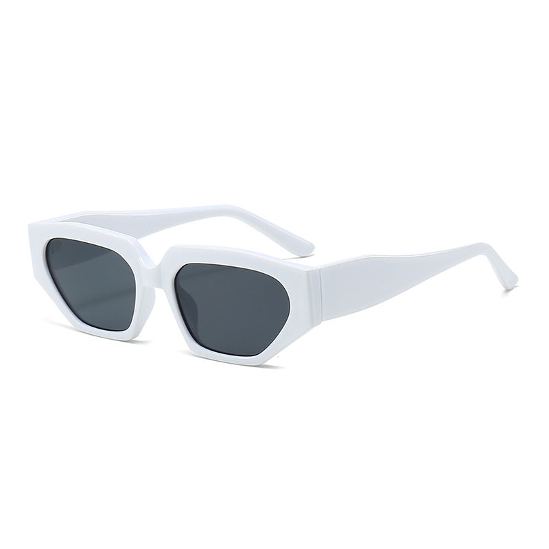 Dame Modisk solbrille i innovativ polygonal design Luvikno