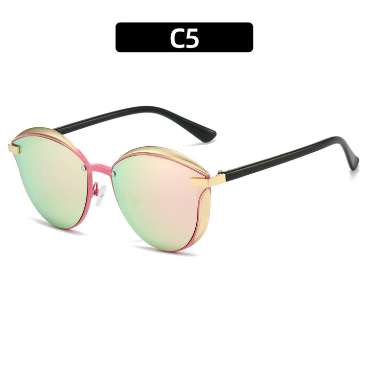 Dame solbrille med luksuriøs metallramme og harmonisk kontur Luvikno