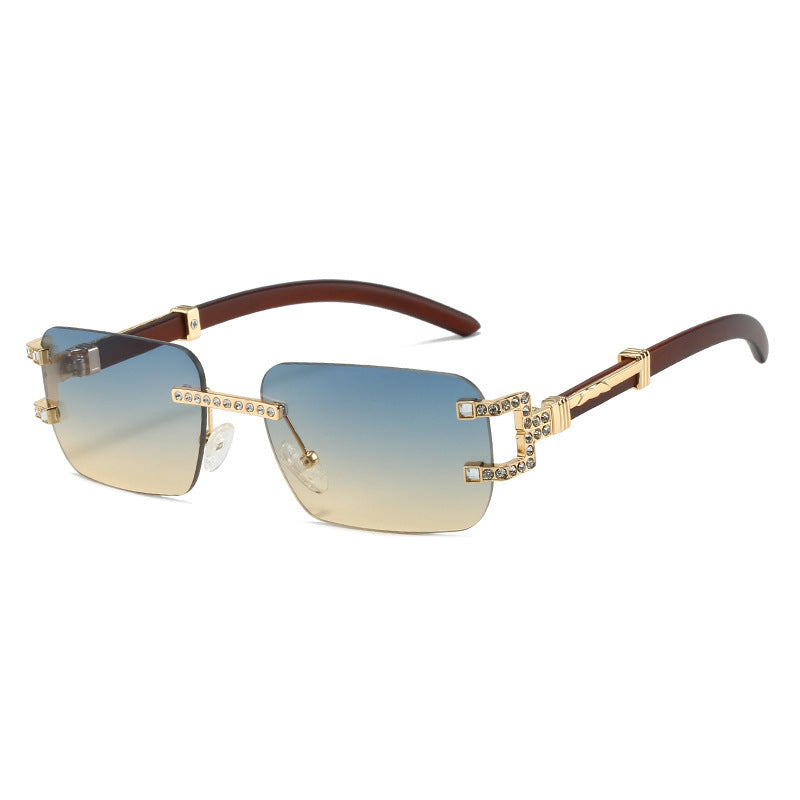 Dame designer solbrille med unik smykkedetalj Luvikno