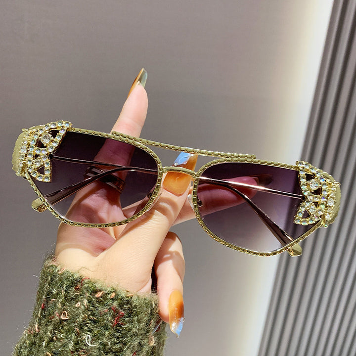 Dame luksus solbrille med elegant sommerfugl-detalj Luvikno