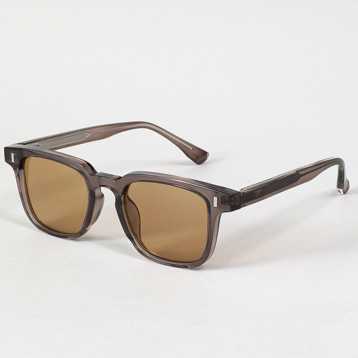 Dame solbrille i moderne statementstil med forsterket ramme Luvikno